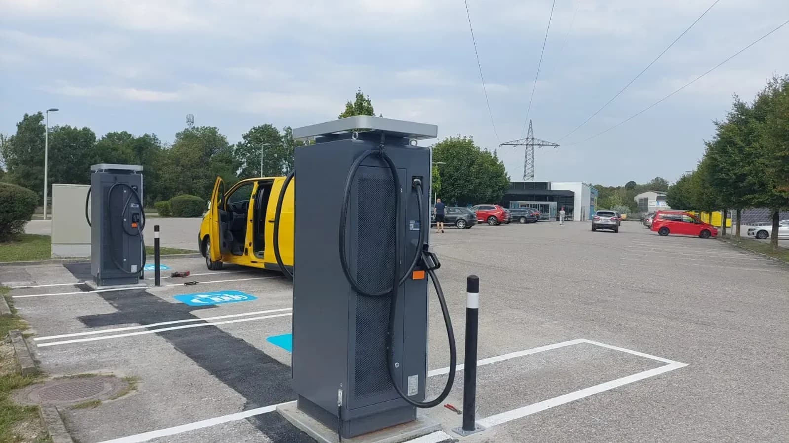 Smarte DC-Ladelösung mit Speicher in Wien