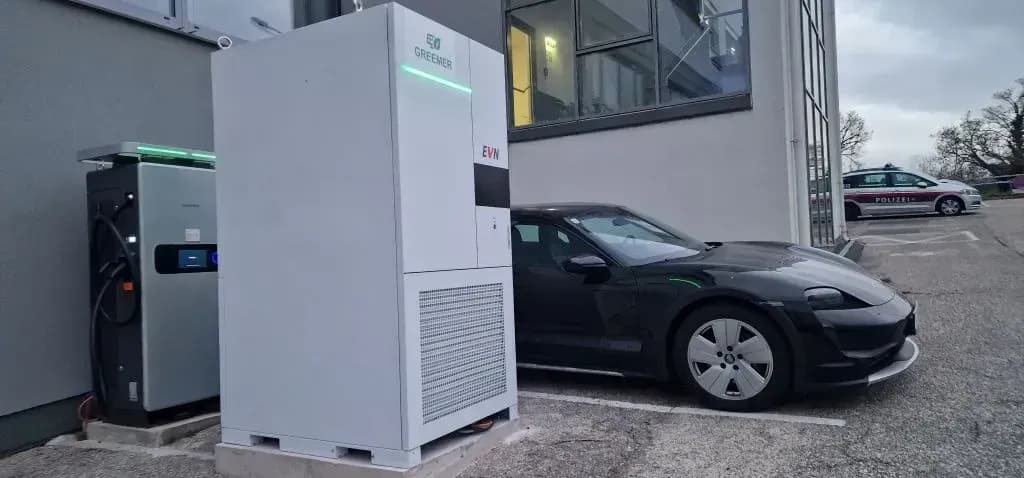 DC-Schnellladestation mit Batteriespeicher